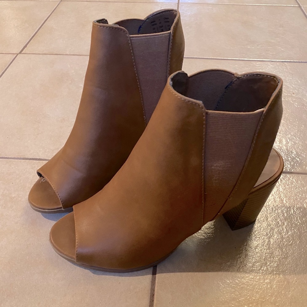 Open-toe High Heels